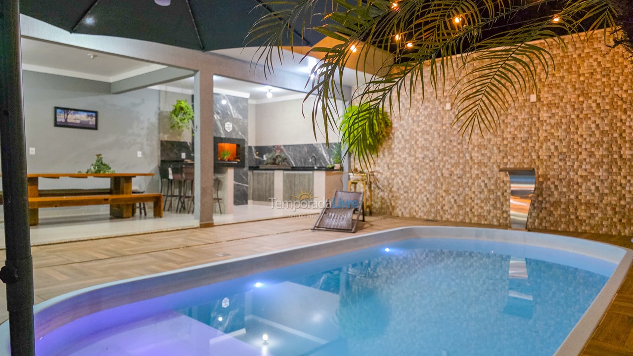 Casa para aluguel de temporada em São Francisco do Sul (Ubatuba)