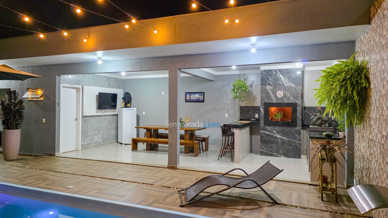 Casa para aluguel de temporada em São Francisco do Sul (Ubatuba)