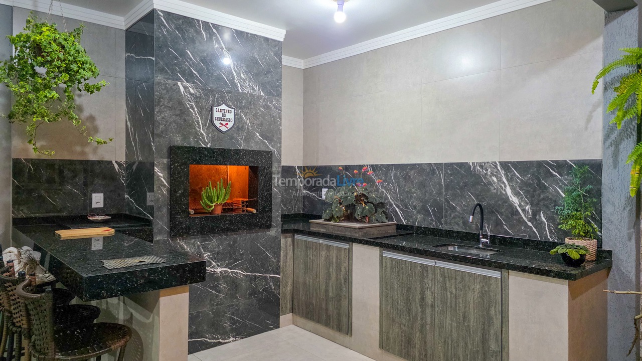 Casa para aluguel de temporada em São Francisco do Sul (Ubatuba)