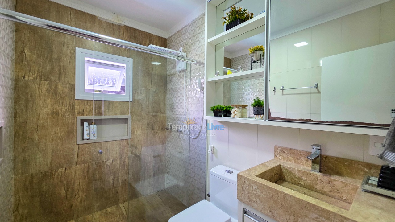 Casa para aluguel de temporada em São Francisco do Sul (Ubatuba)