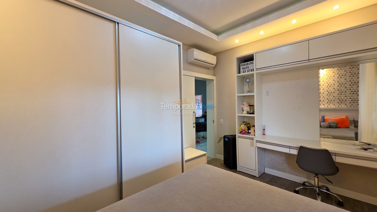 Casa para aluguel de temporada em São Francisco do Sul (Ubatuba)