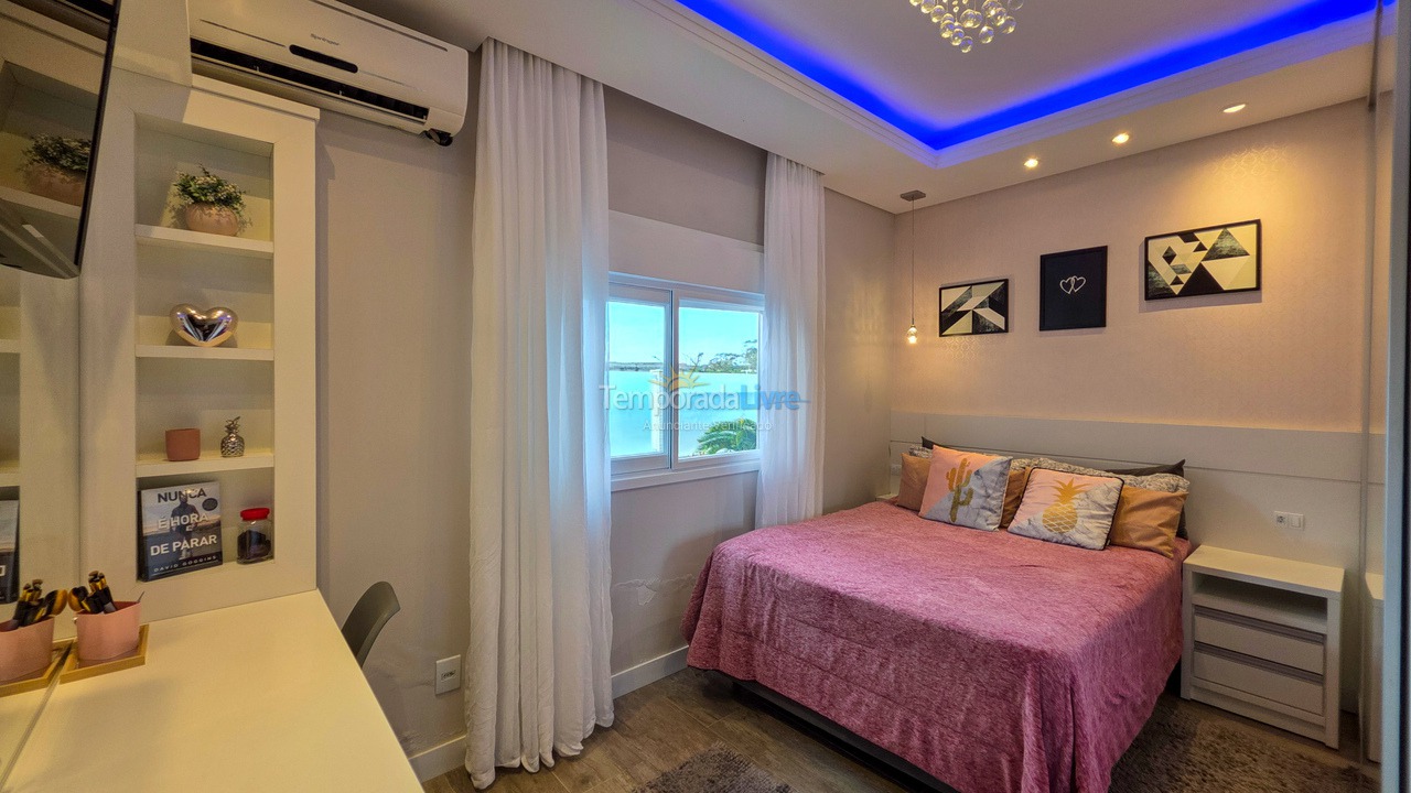 Casa para aluguel de temporada em São Francisco do Sul (Ubatuba)