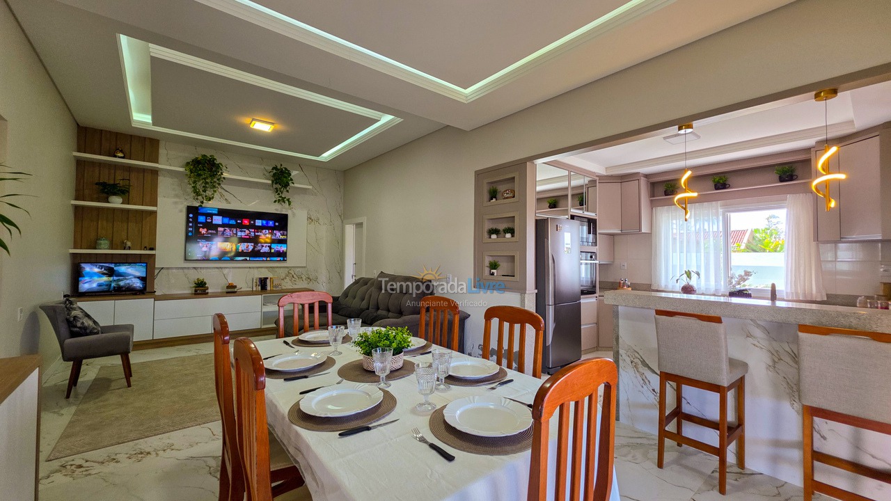 Casa para aluguel de temporada em São Francisco do Sul (Ubatuba)