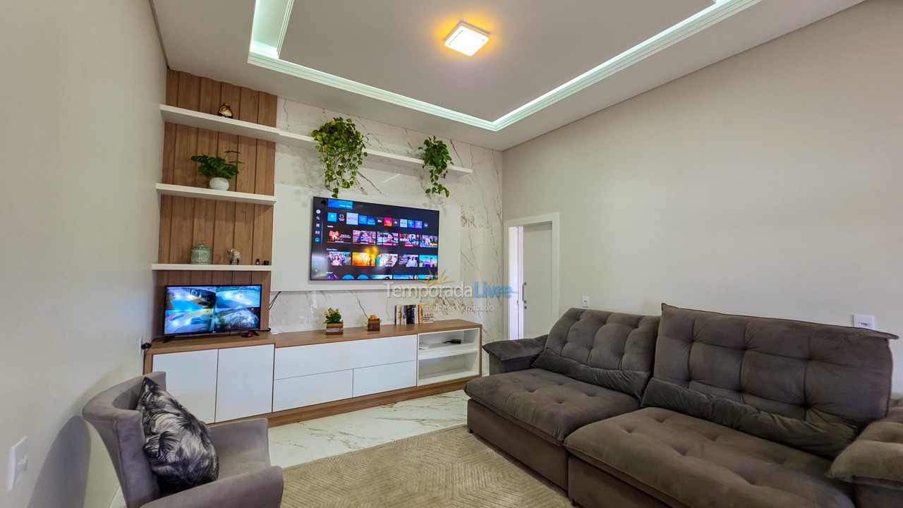 Casa para aluguel de temporada em São Francisco do Sul (Ubatuba)