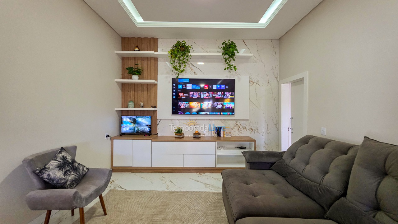 Casa para aluguel de temporada em São Francisco do Sul (Ubatuba)