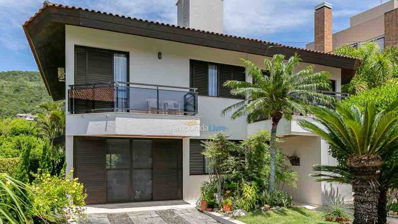 Casa para aluguel de temporada em Florianópolis (Praia Brava)