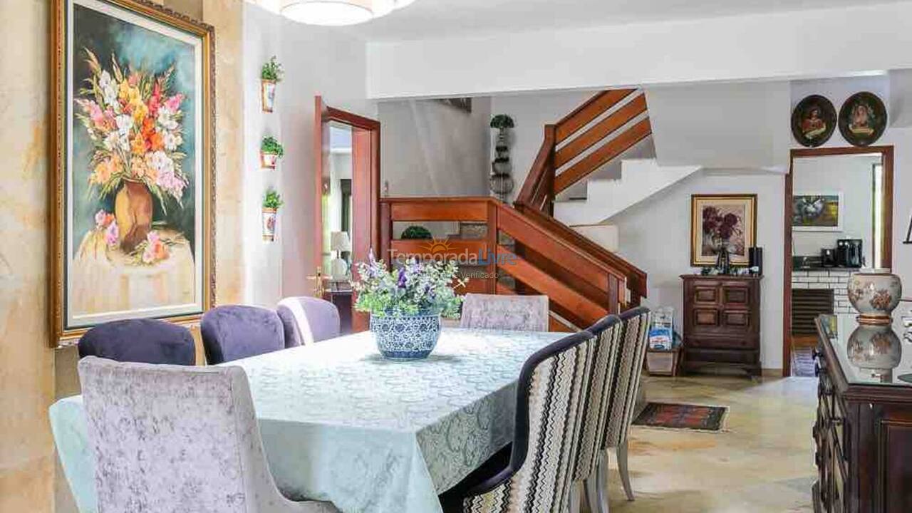 Casa para aluguel de temporada em Florianópolis (Praia Brava)