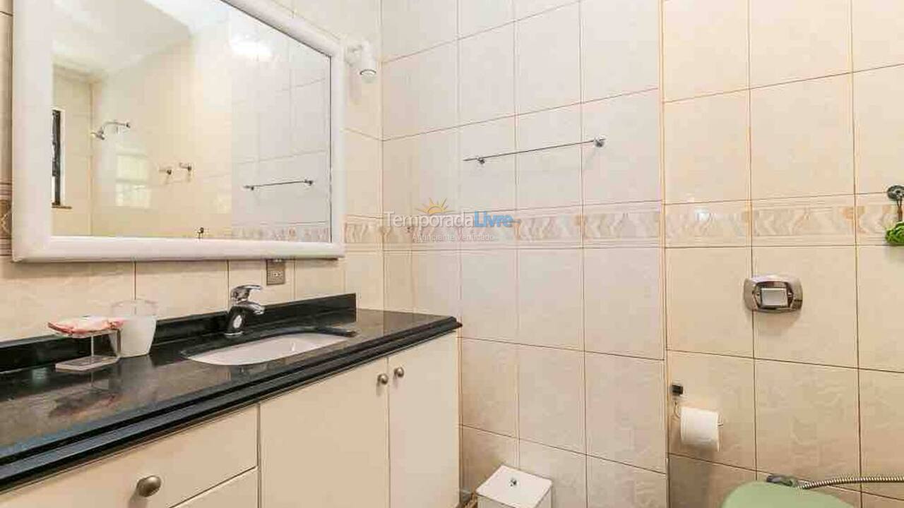 Casa para aluguel de temporada em Florianópolis (Praia Brava)