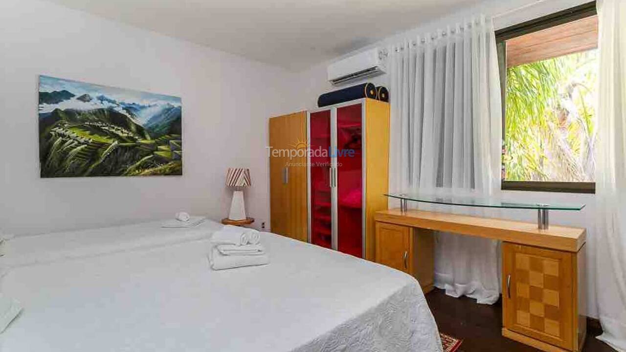 Casa para aluguel de temporada em Florianópolis (Praia Brava)