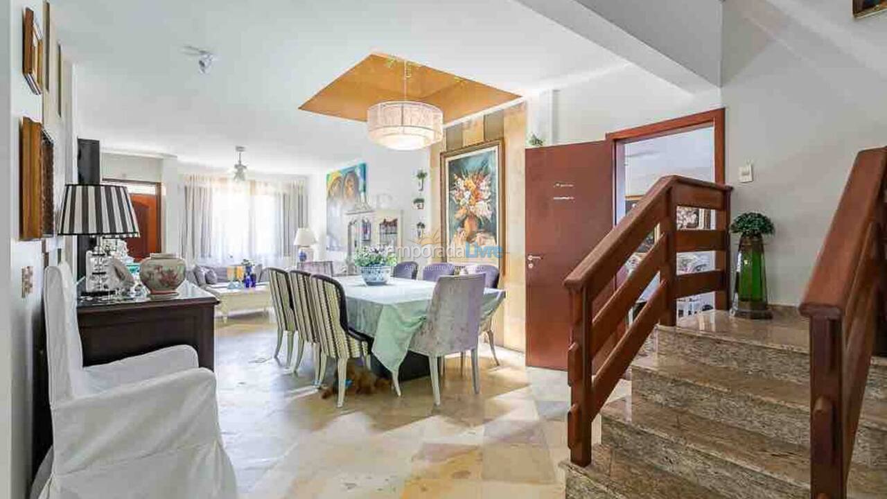 Casa para aluguel de temporada em Florianópolis (Praia Brava)