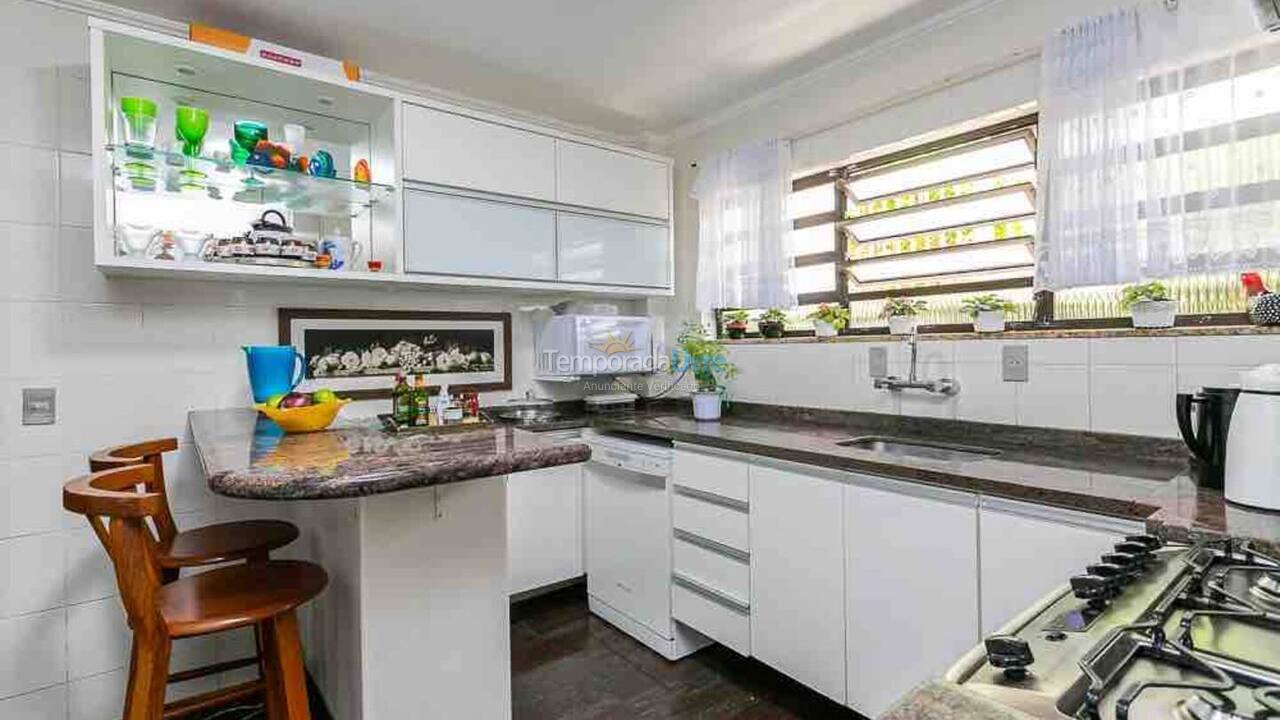 Casa para aluguel de temporada em Florianópolis (Praia Brava)