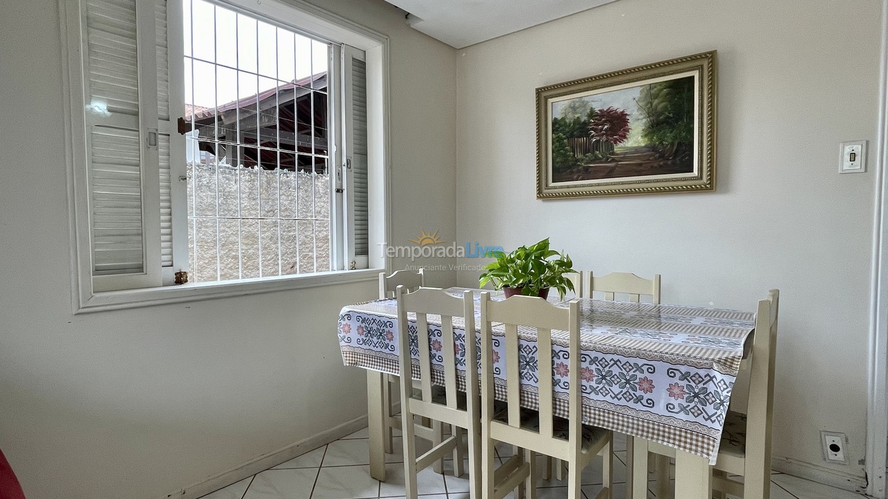 Casa para aluguel de temporada em Florianopolis (Canasvieiras)