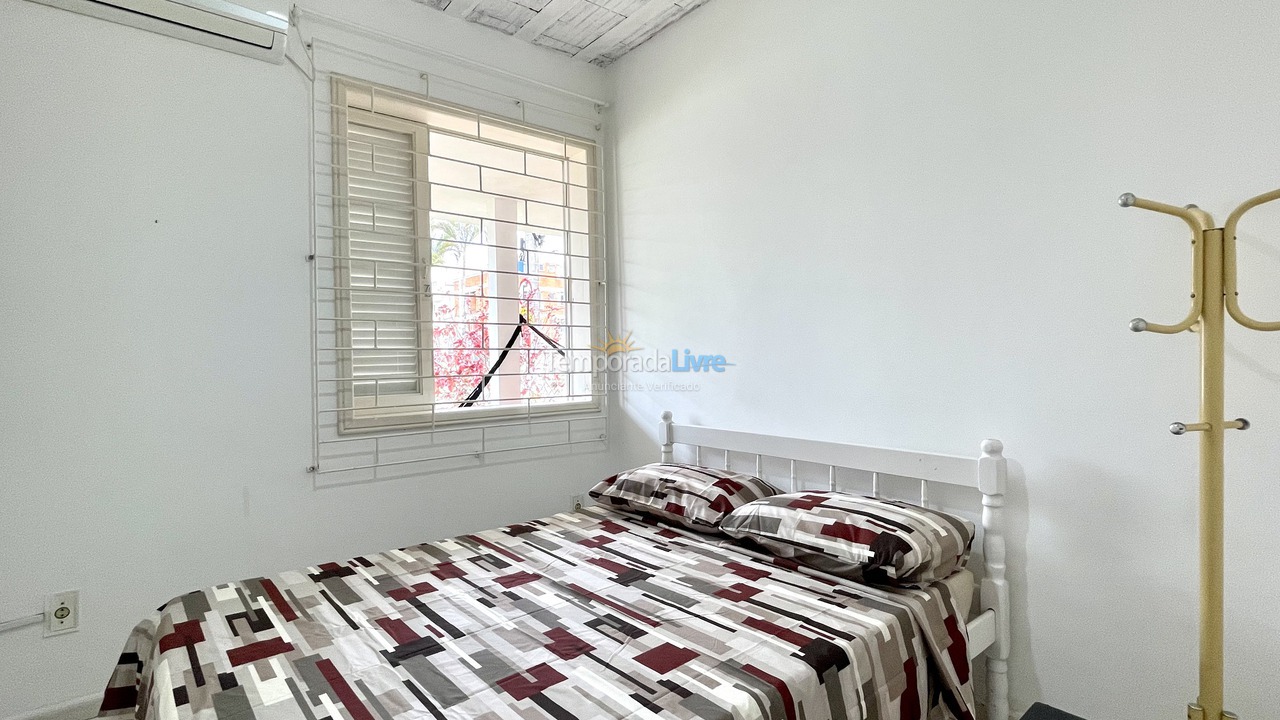 Casa para aluguel de temporada em Florianopolis (Canasvieiras)