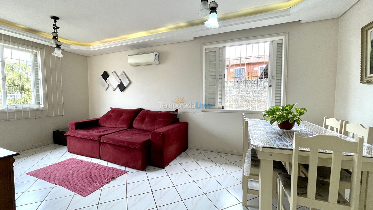 Casa para aluguel de temporada em Florianopolis (Canasvieiras)