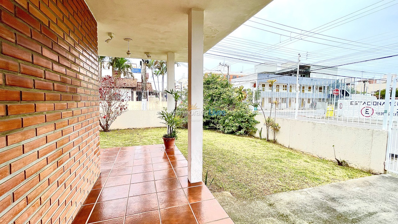 Casa para aluguel de temporada em Florianopolis (Canasvieiras)