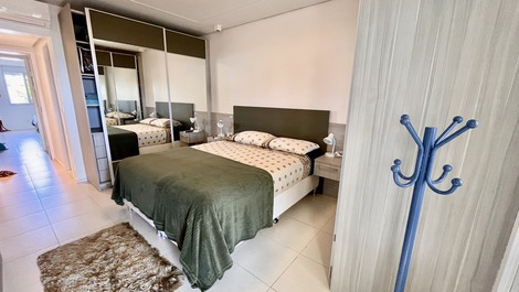 Apartamento de luxo frente ao mar