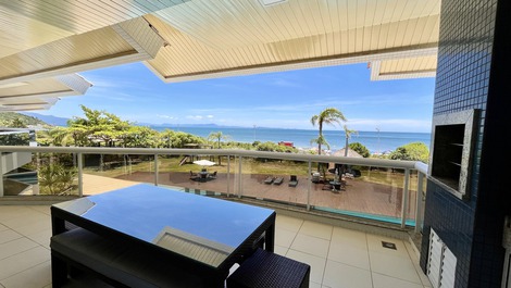 Apartamento de luxo frente ao mar