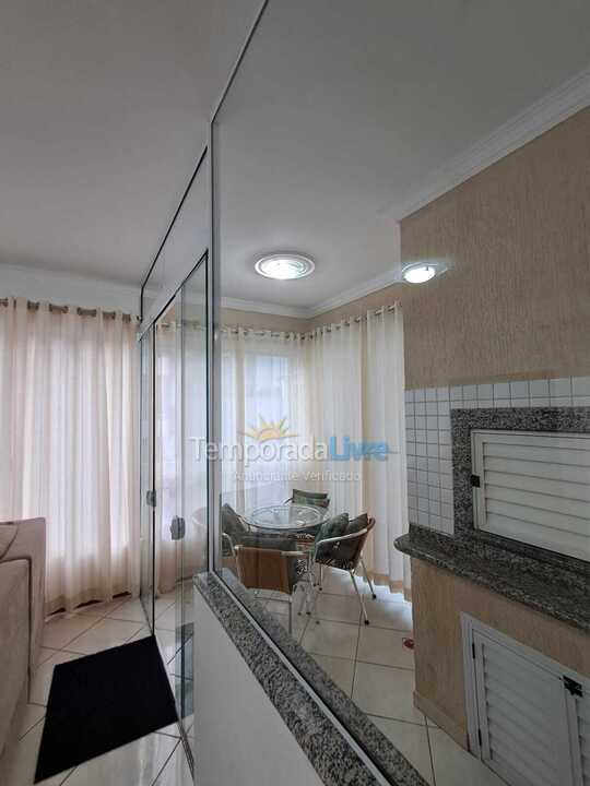 Apartamento para aluguel de temporada em Itapema (Meia Praia)
