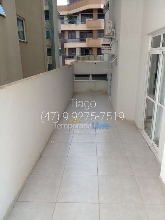 Apartamento para aluguel de temporada em Itapema (Meia Praia)