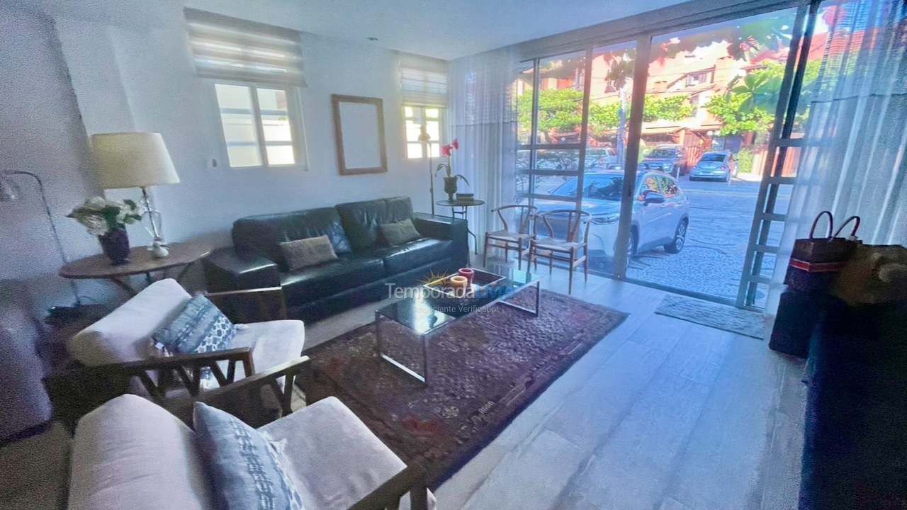 Casa para aluguel de temporada em Florianópolis (Jurere Tradicional)