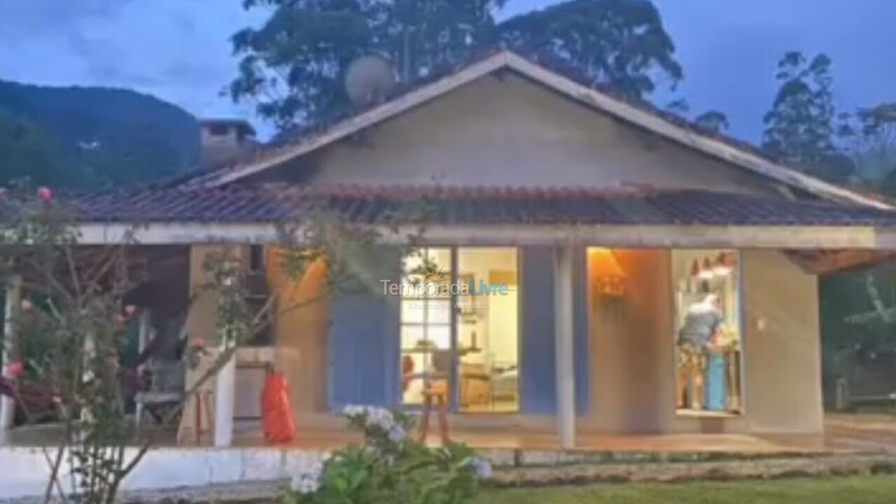 Casa para aluguel de temporada em São José dos Campos (Sao Francisco Xavier)