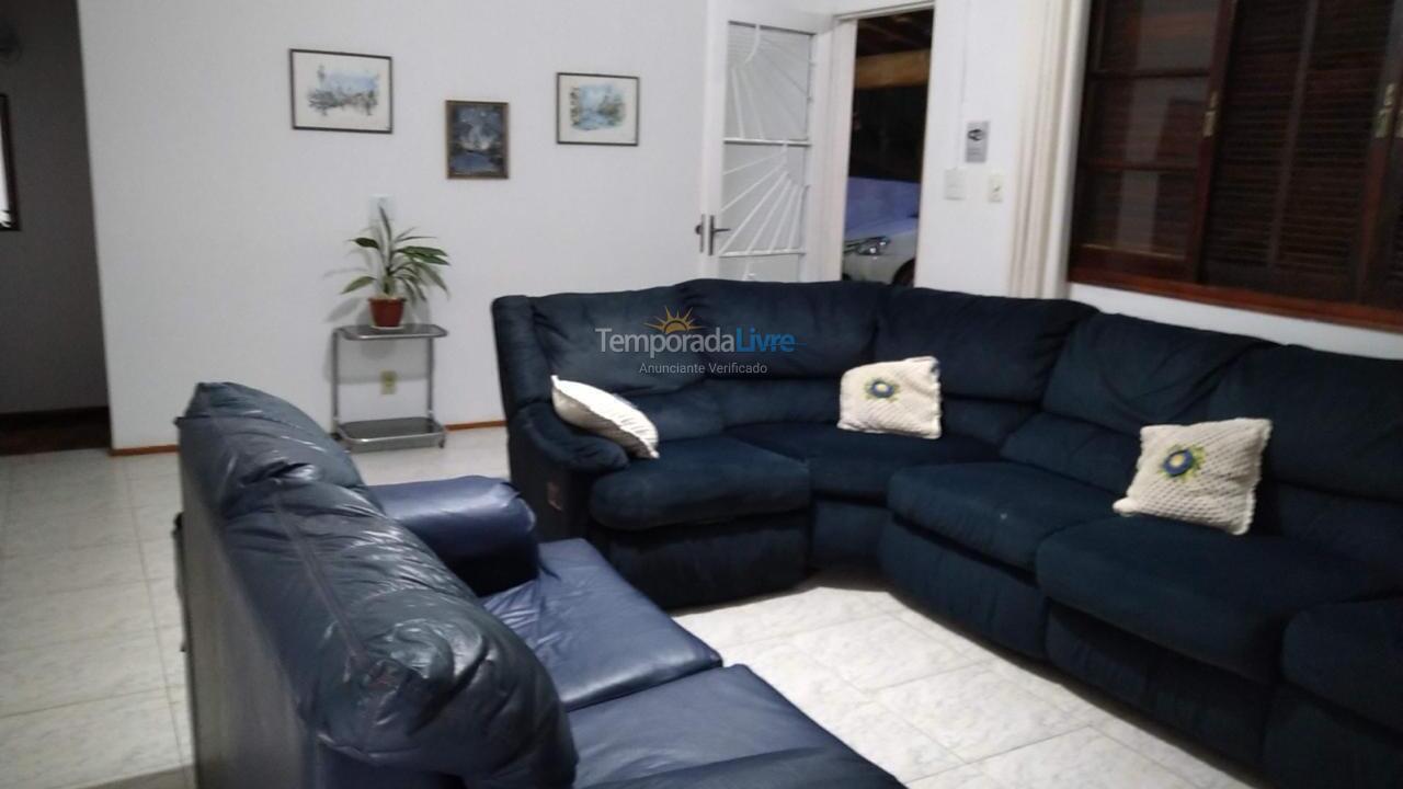 Chácara / sítio para aluguel de temporada em Mairinque (Condomínio Paineiras)