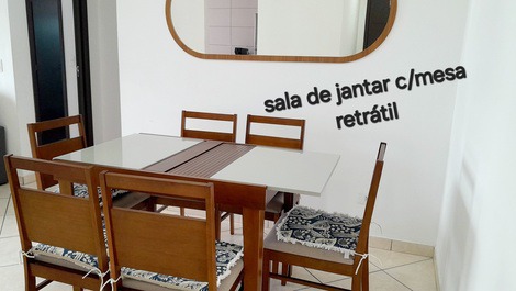 Sala de jantar - mesa retrátil com 06 cadeiras 