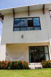 Janelão da suíte 2 e vista do terracinho da frente.