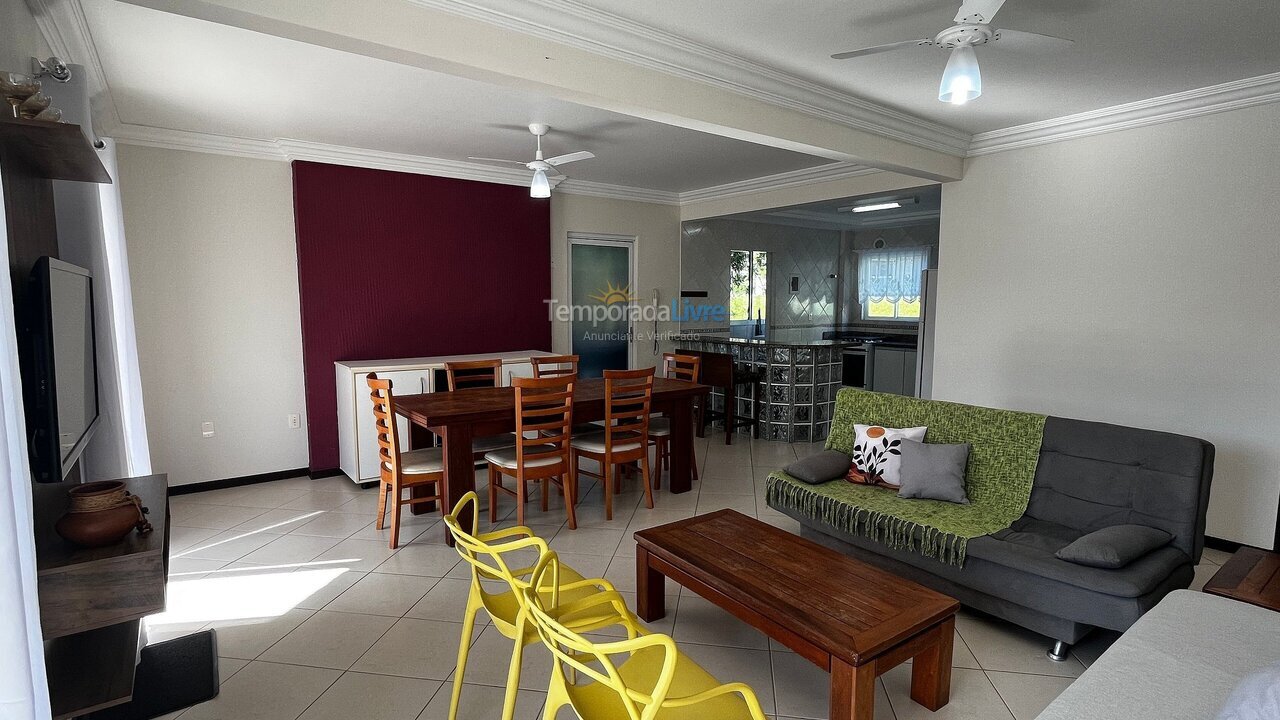 Apartamento para aluguel de temporada em Bombinhas (Praia de Bombinhas)