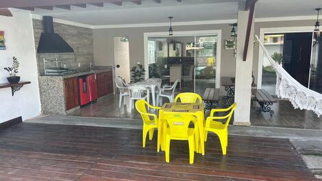 Cod.C010-House with 2 suites, sleeps 4, Taperapuan, swimming pool, barbecue.