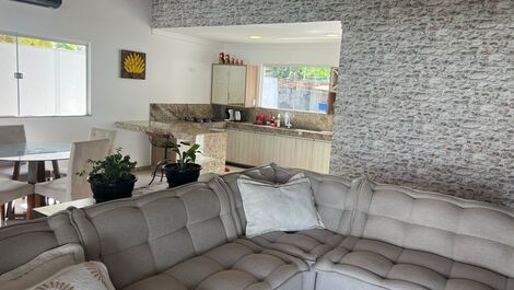 Cod.C010-House with 2 suites, sleeps 4, Taperapuan, swimming pool, barbecue.