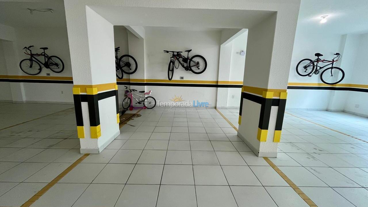 Apartamento para aluguel de temporada em Itapema (Meia Praia)