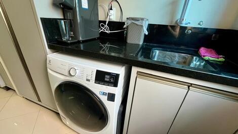 APARTAMENTO EM MEIA PRAIA PROX. RUSSI E RUSSI ATÉ 8 PESSOAS