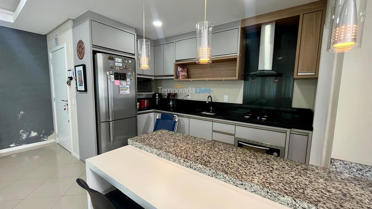 Apartamento para aluguel de temporada em Itapema (Meia Praia)