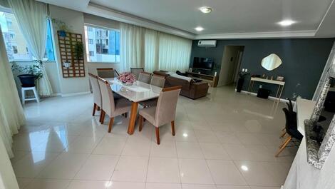 APARTAMENTO EM MEIA PRAIA PROX. RUSSI E RUSSI ATÉ 8 PESSOAS