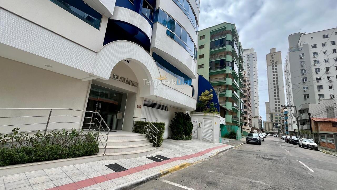 Apartamento para aluguel de temporada em Itapema (Meia Praia)