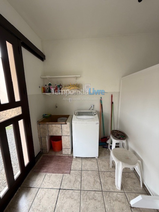 Casa para alquiler de vacaciones em São Francisco do Sul (Enseada)