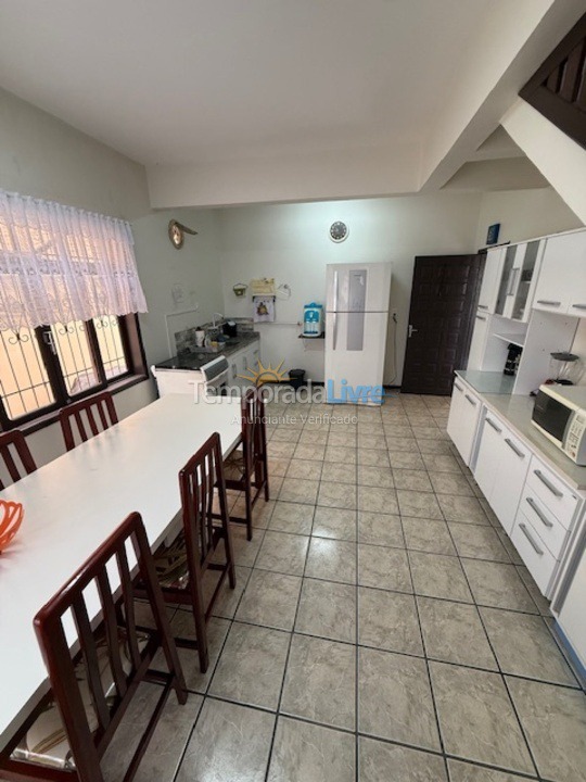 Casa para alquiler de vacaciones em São Francisco do Sul (Enseada)