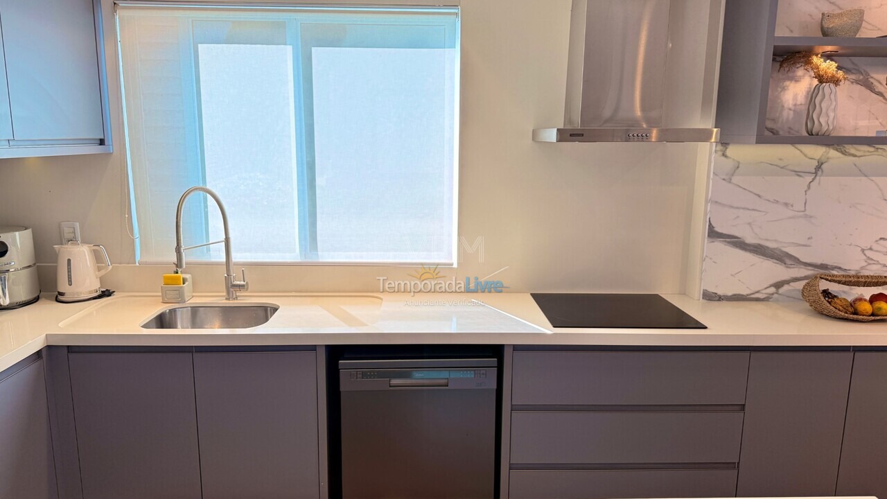 Casa para aluguel de temporada em Bombinhas (Canto Grande)