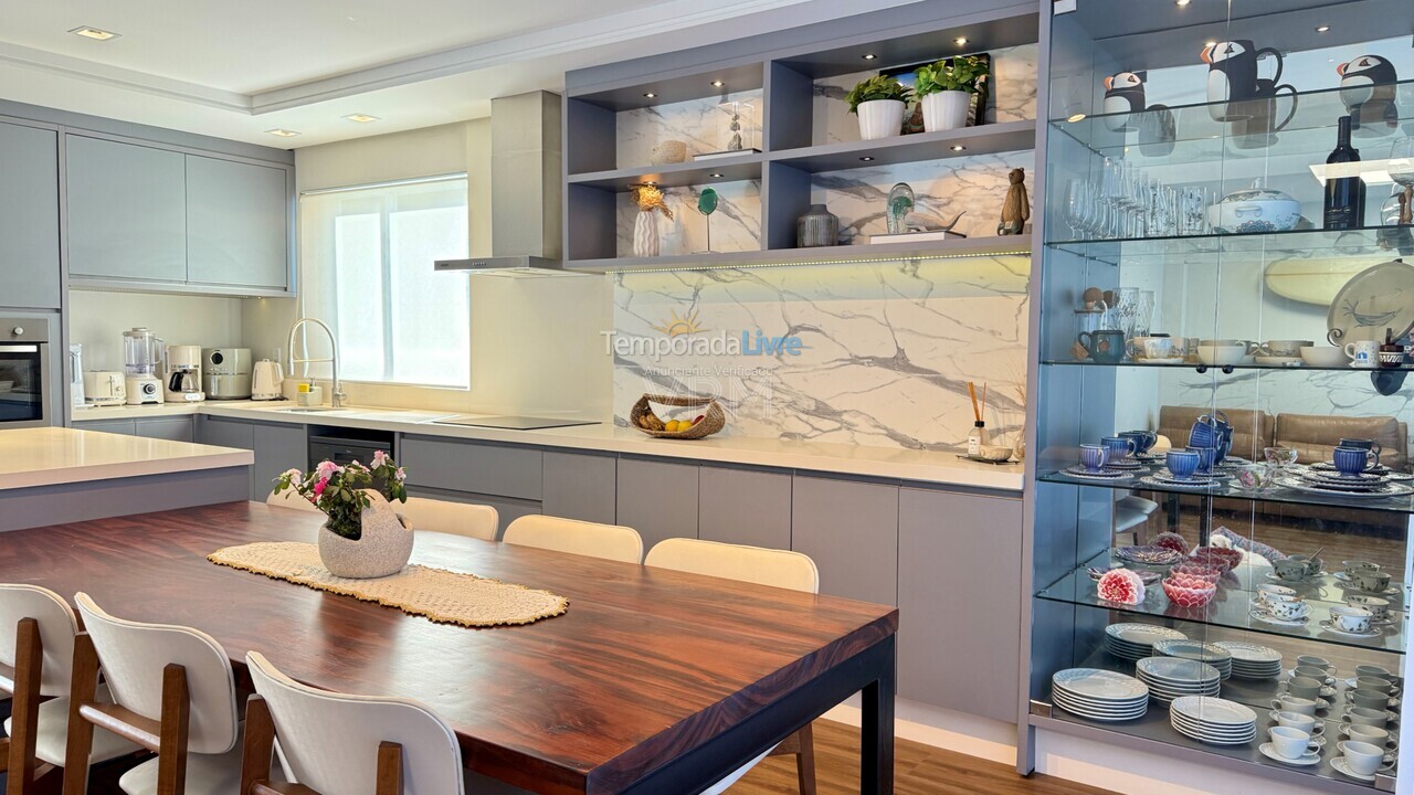 Casa para aluguel de temporada em Bombinhas (Canto Grande)