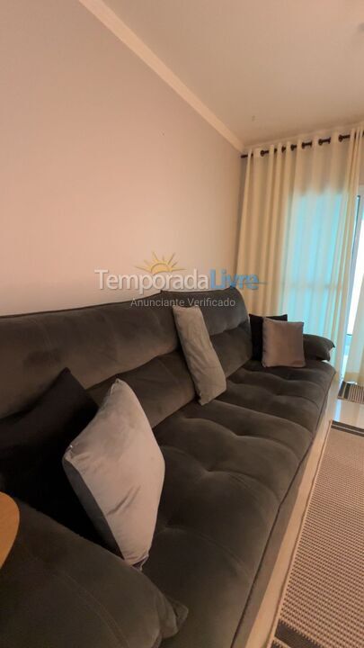 Apartamento para aluguel de temporada em Praia Grande (Praia do Caiçara)