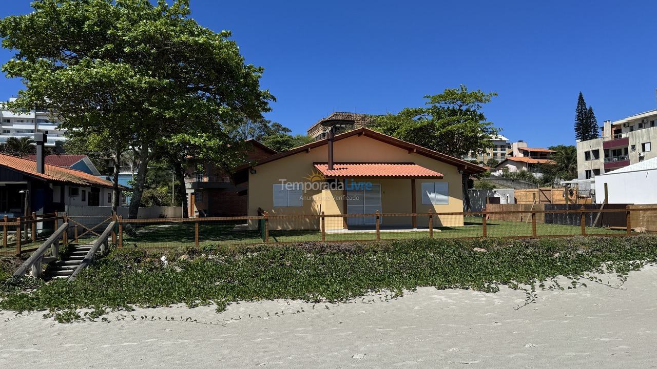 Casa para aluguel de temporada em Florianopolis (Praia dos Ingleses)
