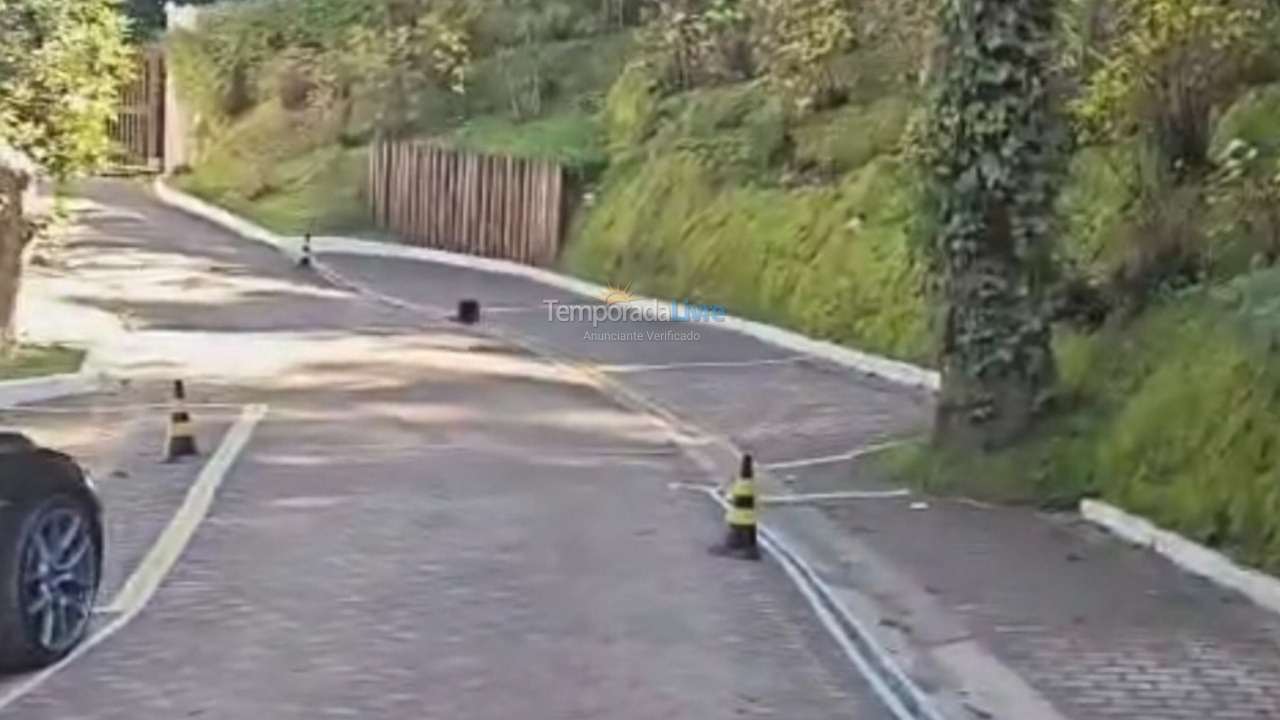 Apartamento para aluguel de temporada em Campos do Jordão (Jardim Belvedere)