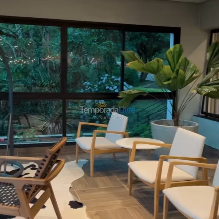 Apartamento para aluguel de temporada em Campos do Jordão (Jardim Belvedere)