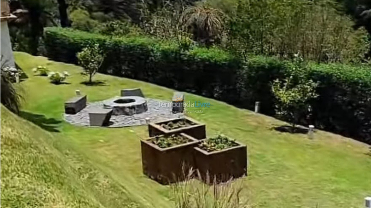 Apartamento para aluguel de temporada em Campos do Jordão (Jardim Belvedere)