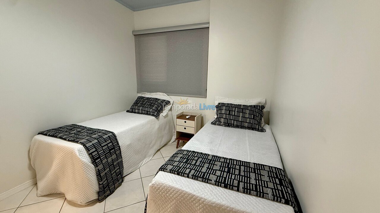 Apartamento para aluguel de temporada em Praia Grande (Canto do Forte)