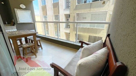 Excelente piso finamente amueblado con piscina en el centro de Bombas.