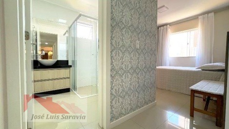 Excelente piso finamente amueblado con piscina en el centro de Bombas.