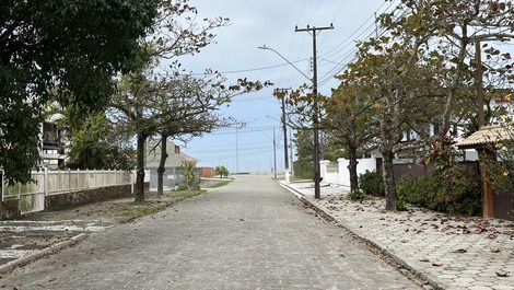 Ótimo Apto. Cobertura 50m do mar - Próximo de tudo - Lazer e Conforto