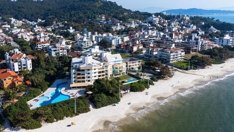 Beautiful apartment overlooking the sea!